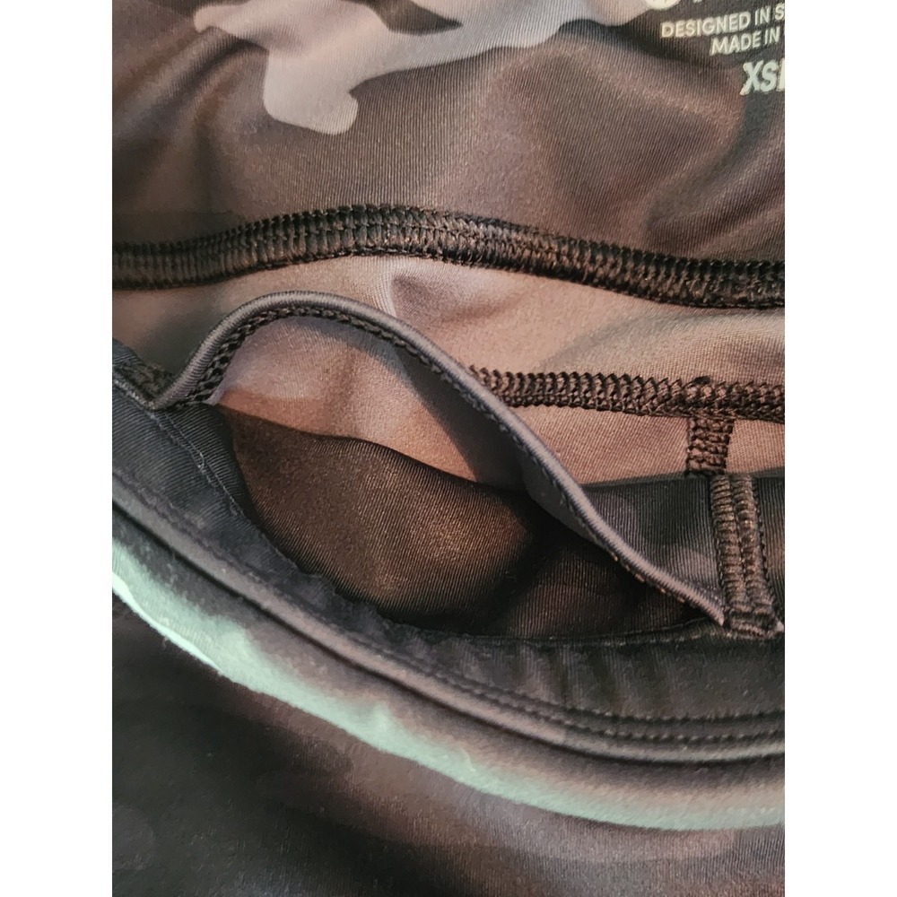 Athleta XS Petite Black Gray Camo Leggings Zip Pocket High Rise Crop Pants - Picture 8 of 11